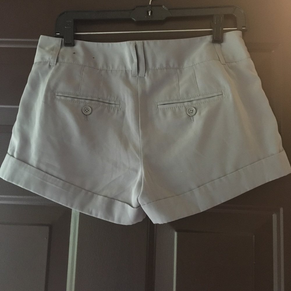 Express Shorts - Picture 4 of 6